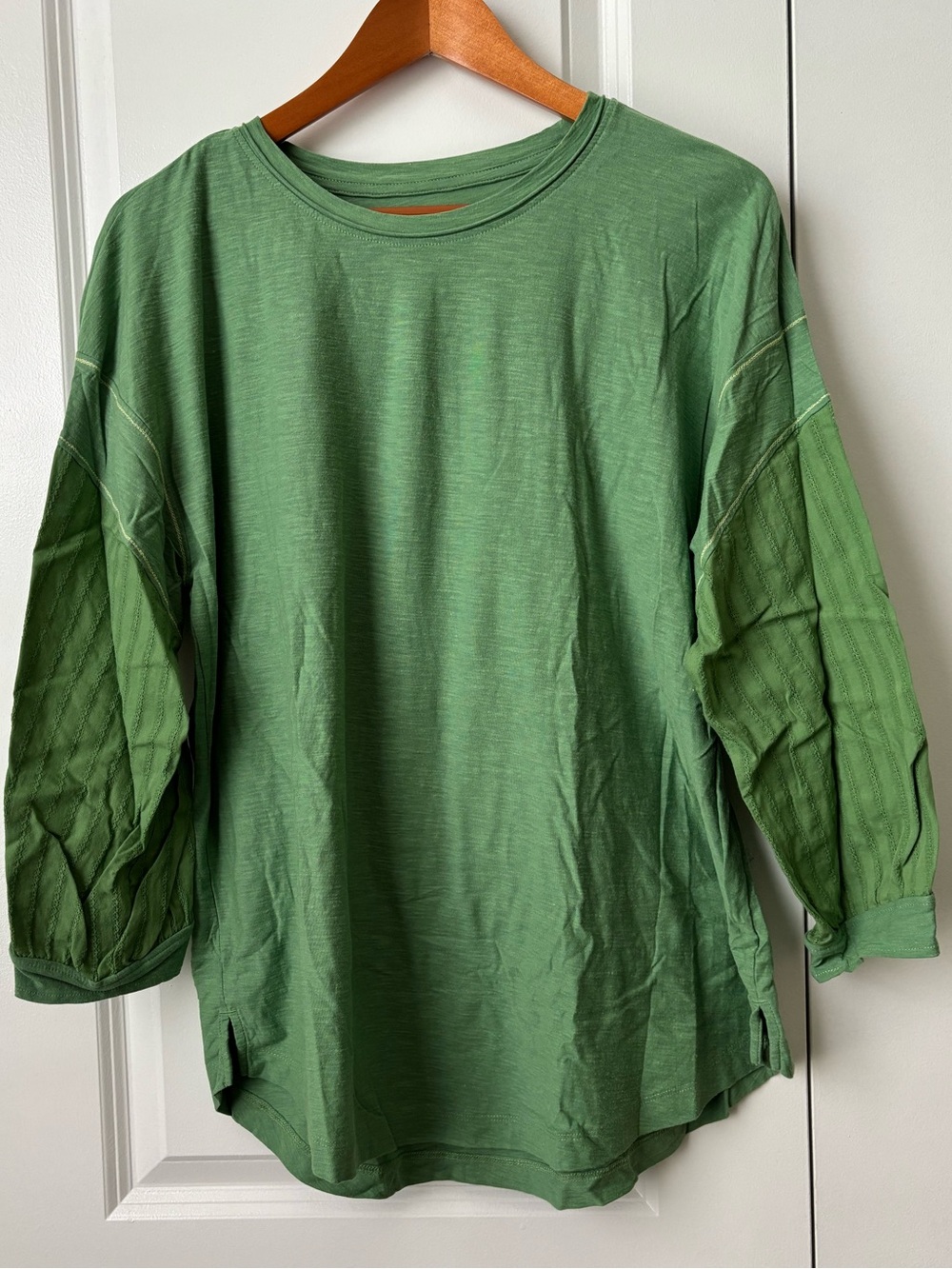 Westbound 3/4 Sleeve “Mixed Media” Green Top Vented / Curved Hem Size Large